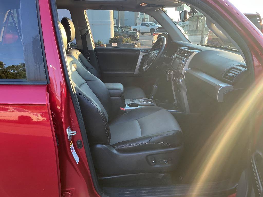Used 2018 Toyota 4Runner SR5 Premium RWD image 9