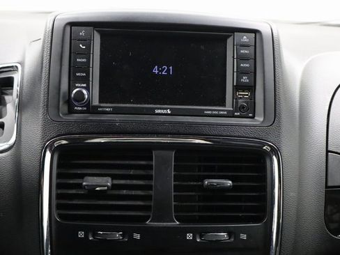 Used 2020 Dodge Grand Caravan SXT image 10