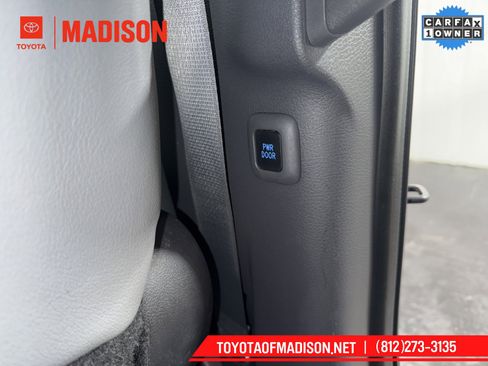 Used 2023 Toyota Sienna XLE image 15