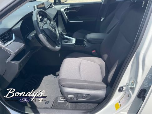 Used 2025 Toyota RAV4 XLE w/ Convenience Package AWD/4WD image 10