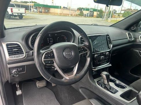 Used 2021 Jeep Grand Cherokee Laredo X AWD/4WD image 12