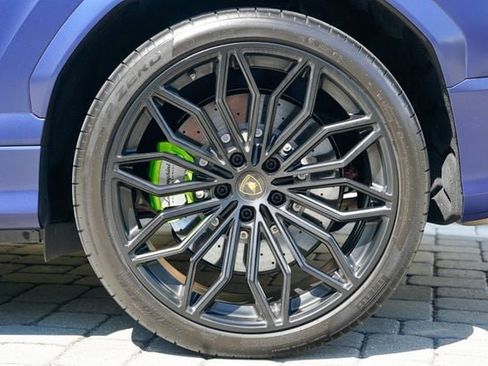 Used 2025 Lamborghini Urus SE image 17