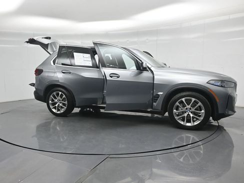 Used 2024 BMW X5 xDrive40i AWD/4WD image 35
