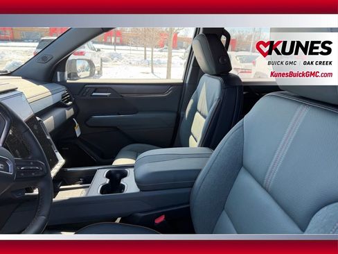 New 2026 GMC Acadia AT4 w/ Luxury Package image 13