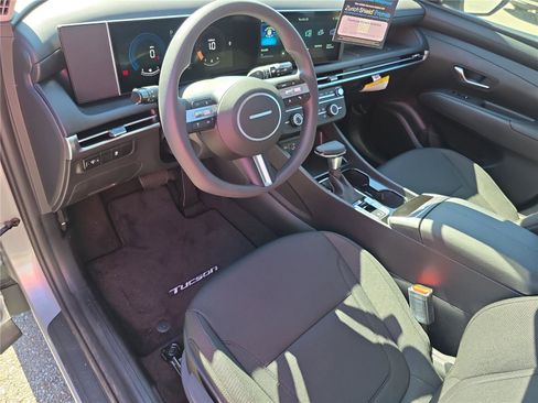 New 2026 Hyundai Tucson SE image 4