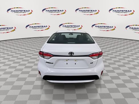 Used 2021 Toyota Corolla LE FWD image 7