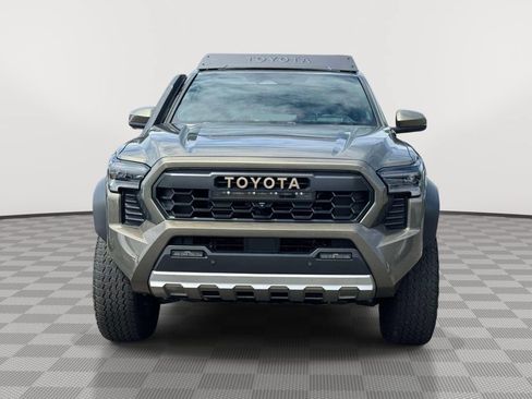 Used 2024 Toyota Tacoma 4x4 Double Cab Hybrid image 2