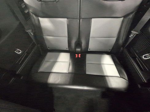 Used 2024 Ford Explorer XLT w/ Equipment Group 202A AWD/4WD image 23