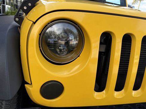 Used 2015 Jeep Wrangler Unlimited Sport w/ Quick Order Package 24S AWD/4WD image 9