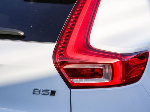 New 2026 Volvo XC40 B5 Plus w/ Protection Package Premier image 9