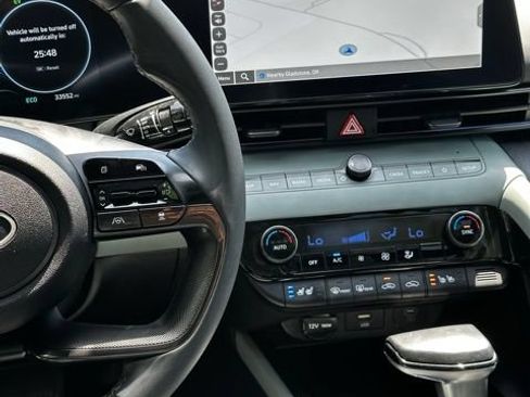 Used 2024 Hyundai Elantra Limited FWD image 30
