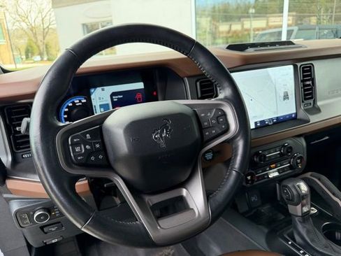 Used 2024 Ford Bronco Outer Banks image 19