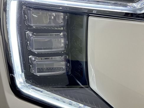 Used 2022 GMC Yukon Denali image 36