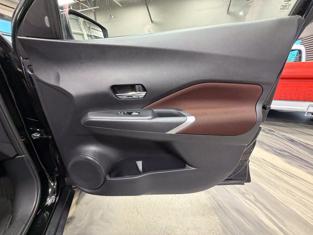 Used 2023 Nissan Kicks SR FWD image 37