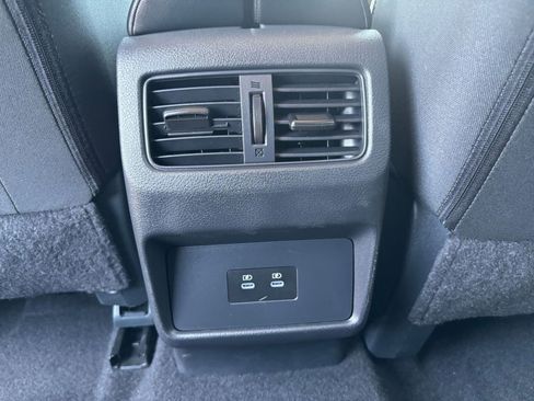 Used 2025 Nissan Rogue SV FWD image 24