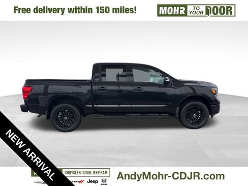 Used 2019 Nissan Titan SL w/ Midnight Edition image 8