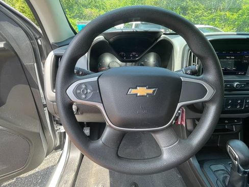 Used 2022 Chevrolet Colorado W/T w/ WT Convenience Package RWD image 15