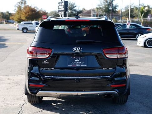 Used 2017 Kia Sorento SX image 14