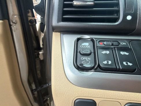 Used 2010 Honda Odyssey EX-L image 17