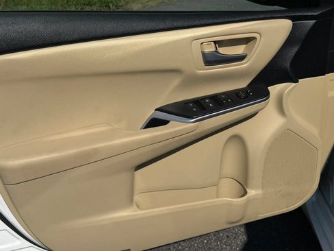 Used 2015 Toyota Camry LE FWD image 14