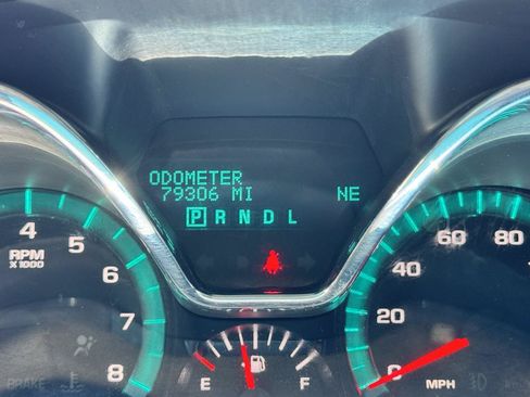 Used 2017 Chevrolet Traverse LS FWD image 12