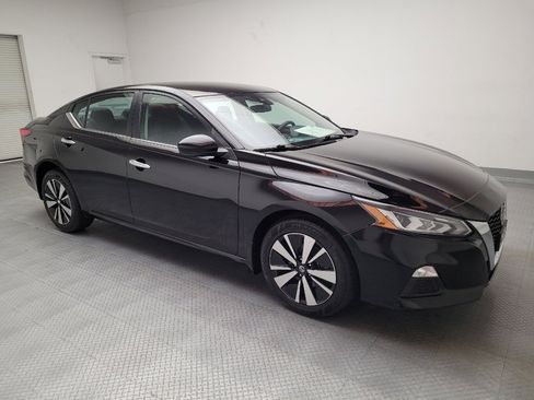Used 2022 Nissan Altima 2.5 SV image 11