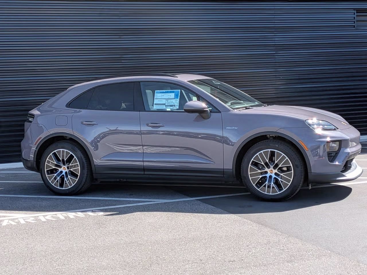 Certified 2026 Porsche Macan Electric RWD image 8