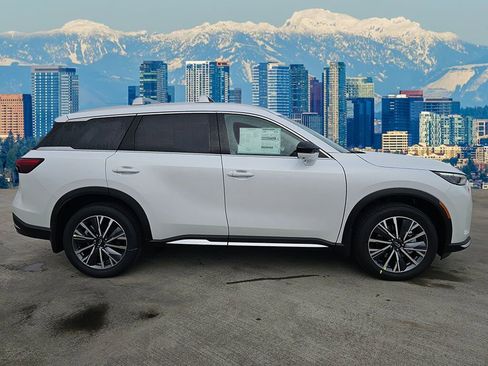 New 2026 INFINITI QX60 Luxe w/ Family Package image 16