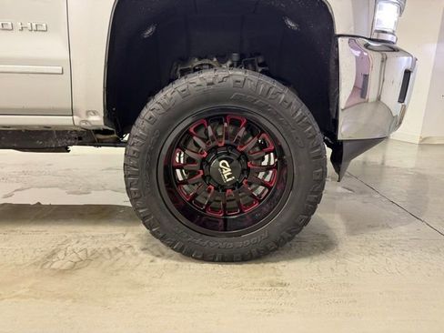 Used 2015 Chevrolet Silverado 2500 LTZ w/ LTZ Plus Package image 28