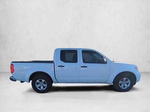 Used 2012 Nissan Frontier SV image 4