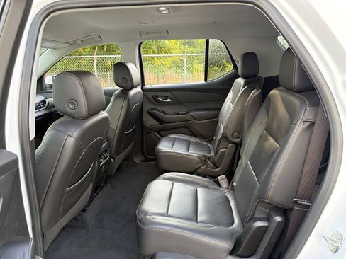 Used 2021 Chevrolet Traverse LT AWD/4WD image 21