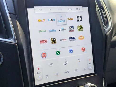 Used 2022 Ford Edge Titanium w/ Equipment Group 301A image 8