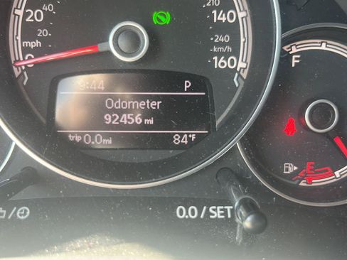 Used 2019 Volkswagen Beetle 2.0T SE FWD image 8