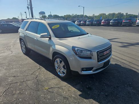 Used 2017 GMC Acadia Limited SLT AWD/4WD image 3