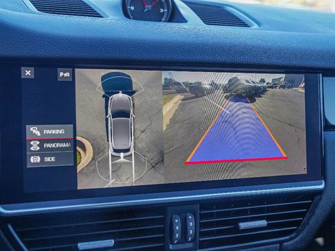 Used 2021 Porsche Cayenne image 14