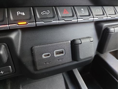 Certified 2022 GMC Sierra 1500 AT4 w/ AT4 Premium Package image 21