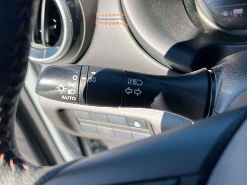 Used 2023 Nissan Kicks SR w/ SR Premium Package FWD image 17