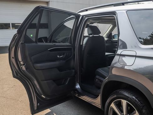 Used 2023 Honda Pilot Touring image 22