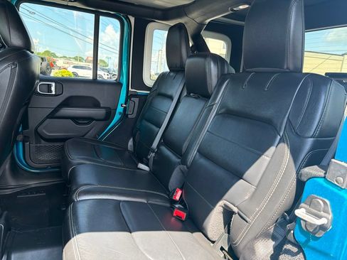 Used 2020 Jeep Wrangler Unlimited Sahara AWD/4WD image 17