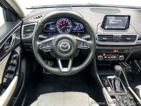 Used 2018 MAZDA MAZDA3 Grand Touring image 15