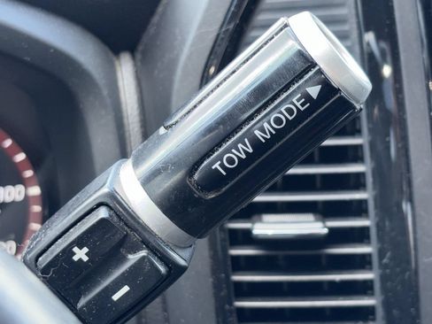 Used 2023 Nissan Titan PRO-4X w/ Pro-4x Convenience Package AWD/4WD image 14