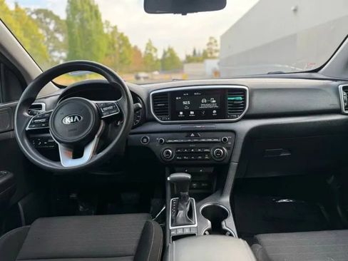 Used 2022 Kia Sportage LX w/ LX AWD Value Edition Package image 16