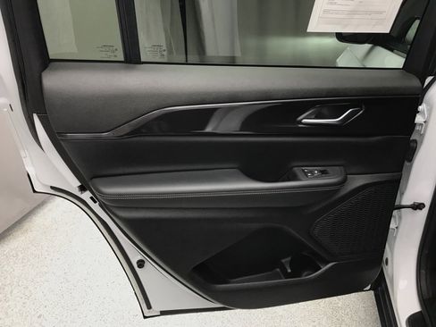 Used 2023 Jeep Grand Cherokee L Laredo w/ Luxury Tech Group I image 13