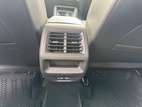 Used 2026 Volkswagen Tiguan SE AWD/4WD image 26