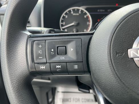 Used 2023 Nissan Rogue SV AWD/4WD image 29