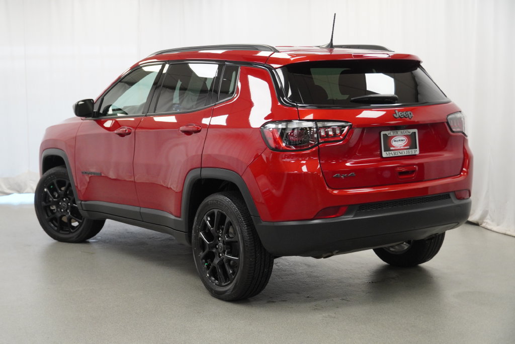 Used 2026 Jeep Compass Latitude AWD/4WD image 18