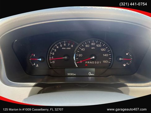 Used 2011 Cadillac DTS Luxury image 17