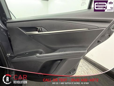 Used 2025 Toyota Camry SE FWD image 35
