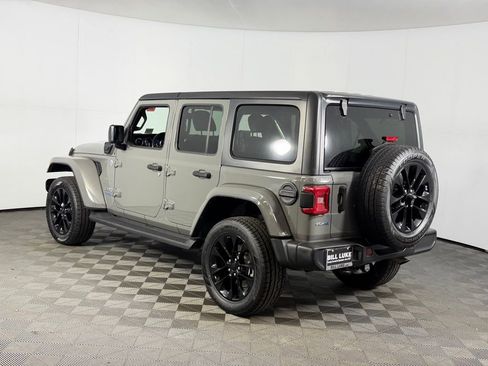 Used 2021 Jeep Wrangler Unlimited Sahara image 10