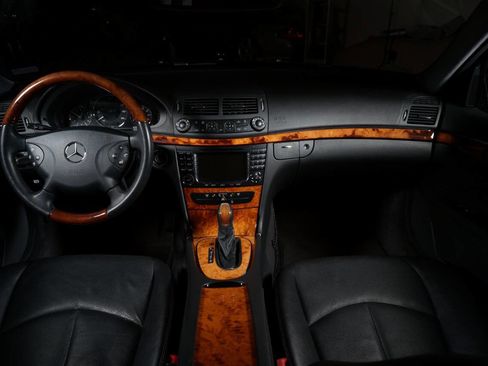 Used 2006 Mercedes-Benz E 350 Sedan image 12